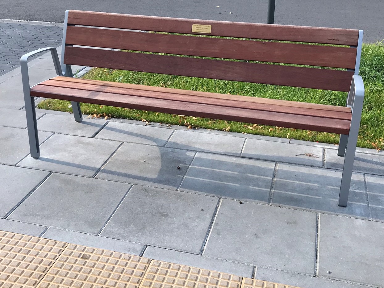 Poznań: Odnowiony plac służy już mieszkańcom