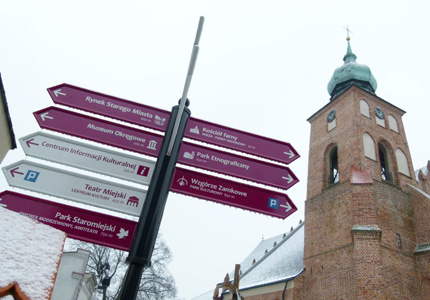 Montaż oznakowania SIM w Sieradzu wg projektu Stadtraum