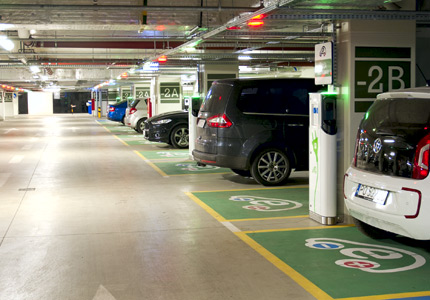 Projekt stałej organizacji ruchu na parkingu podziemnym przy Narodowym Forum Muzyki we Wrocławiu